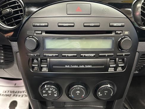 Used 2008 MAZDA MX-5 Miata Sport RWD image 12