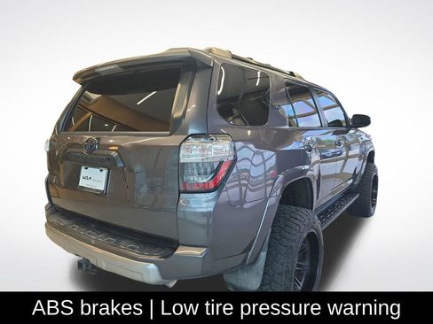 Used 2020 Toyota 4Runner TRD Off-Road AWD/4WD image 6