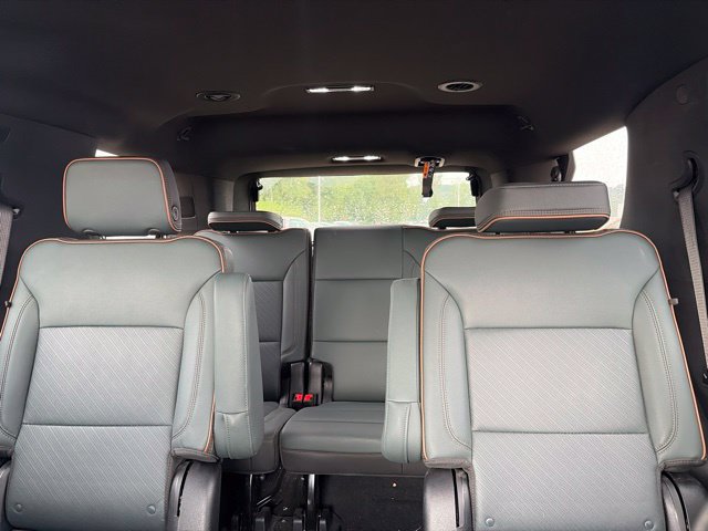 Used 2025 GMC Yukon AT4 AWD/4WD image 16