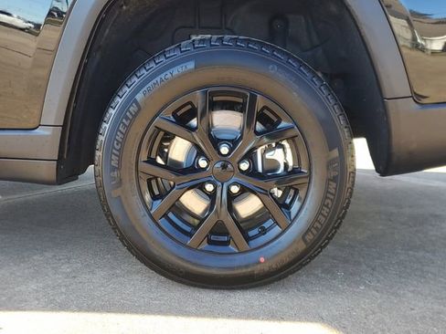 New 2025 Jeep Grand Cherokee L Altitude RWD image 7