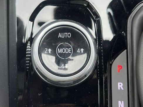 New 2026 GMC Canyon Denali image 11