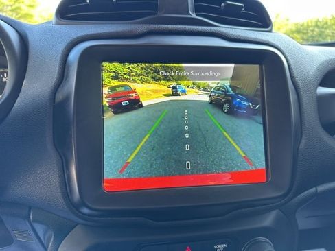 Used 2022 Jeep Renegade Trailhawk image 16