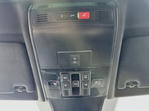Used 2024 Volkswagen Tiguan SE R-Line AWD/4WD image 31