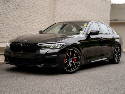 Used 2023 BMW 540i xDrive w/ M Sport Package AWD/4WD image 2