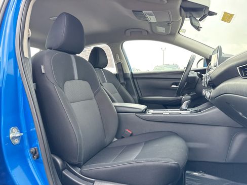 Used 2025 Nissan Sentra SV FWD image 22