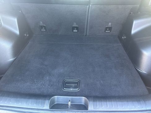 Used 2019 Jeep Cherokee Latitude Plus w/ Cold Weather Group image 12