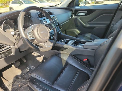 Used 2018 Jaguar F-PACE Prestige image 11