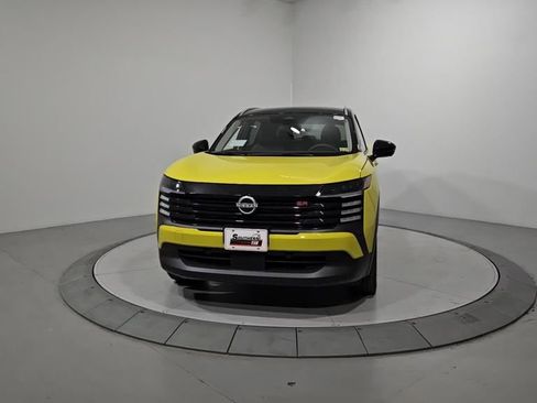 New 2025 Nissan Kicks SR image 9