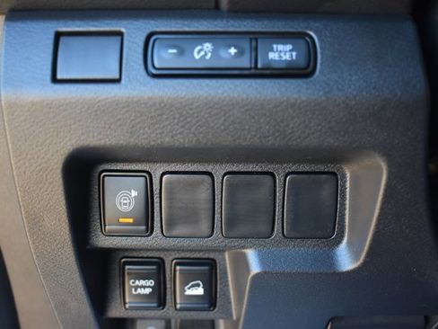 Used 2025 Nissan Frontier SV image 27