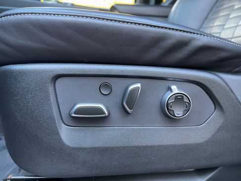 Certified 2024 Cadillac Escalade ESV Premium Luxury Platinum image 91