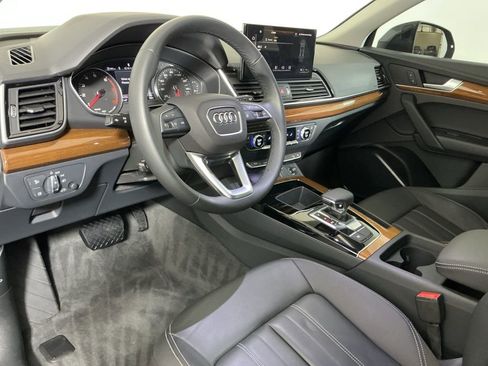 Used 2024 Audi Q5 2.0T Premium w/ Convenience Package image 21