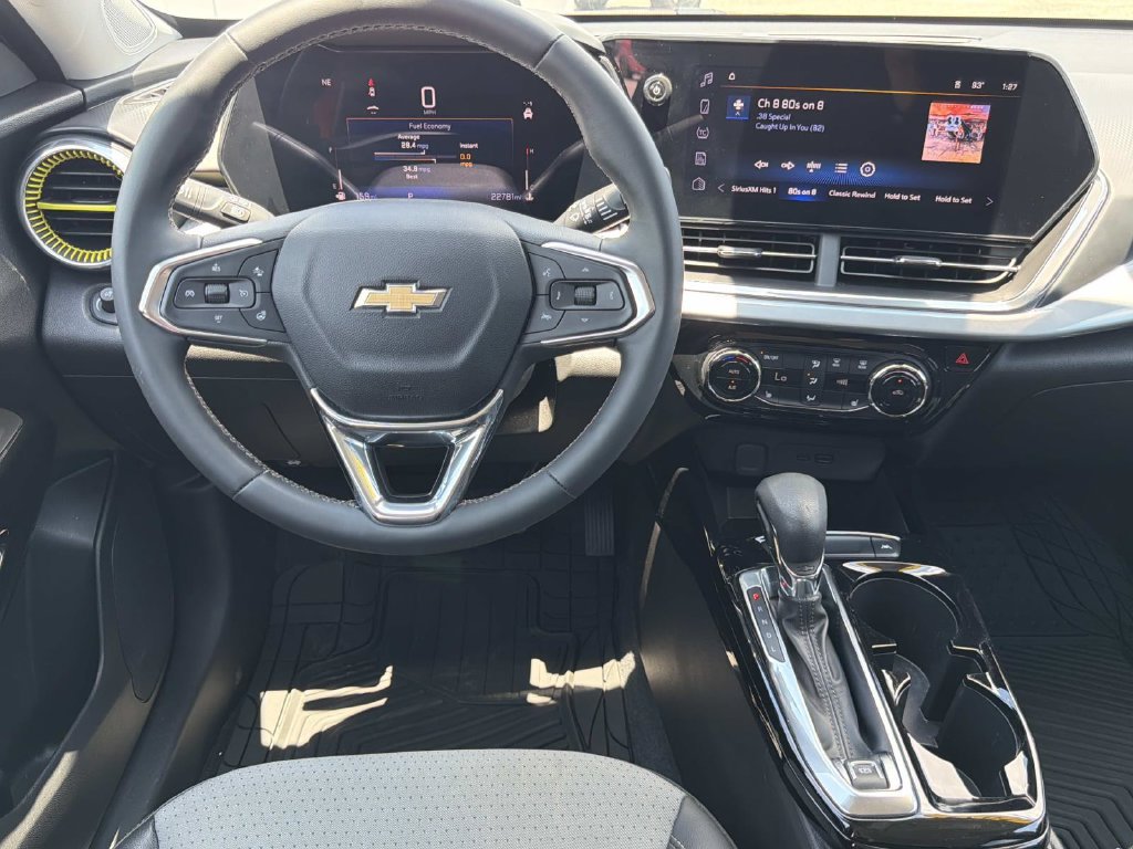 Used 2024 Chevrolet Trax LT w/ Driver Confidence Package FWD image 16