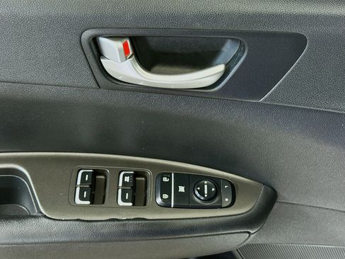 Used 2018 Kia Optima S image 21