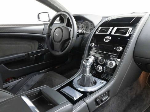 Used 2009 Aston Martin DBS Coupe RWD image 11