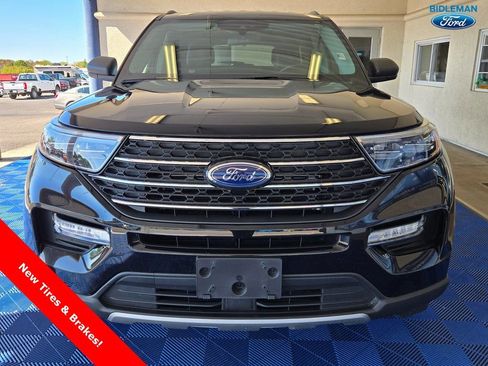 Used 2022 Ford Explorer XLT w/ Equipment Group 202A image 2