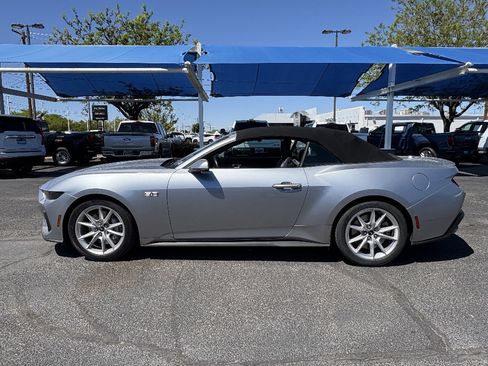 Used 2025 Ford Mustang GT Premium image 8