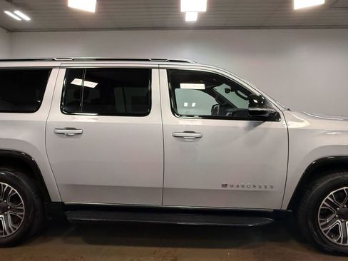 Used 2024 Jeep Wagoneer L Series II w/ Flexible Seating Group AWD/4WD image 32