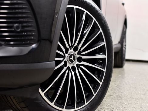 Certified 2025 Mercedes-Benz GLC 300 image 9