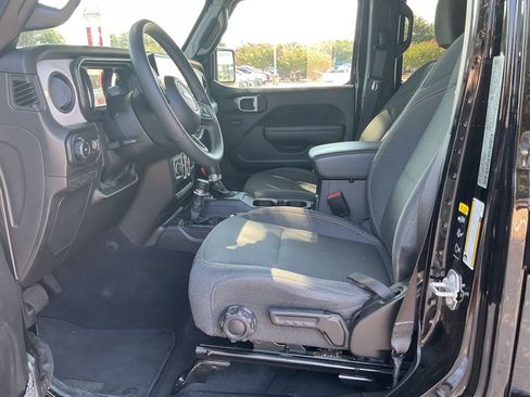 Used 2025 Jeep Wrangler Unlimited Sahara AWD/4WD image 64