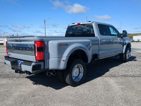 New 2026 Ford F450 Platinum w/ Platinum Plus Package image 3