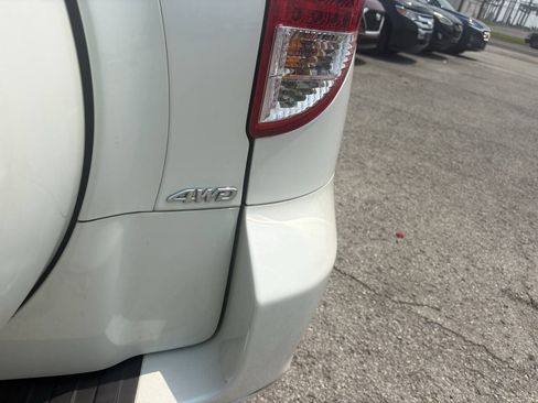 Used 2011 Toyota RAV4 Limited w/ Limited Extra Value Pkg AWD/4WD image 9