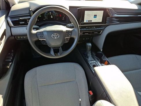 Used 2025 Toyota Camry LE AWD/4WD image 2
