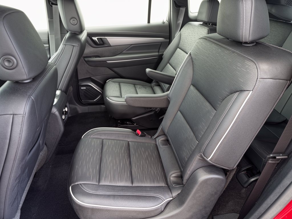 Certified 2025 Buick Enclave Sport Touring w/ Power Package FWD image 25