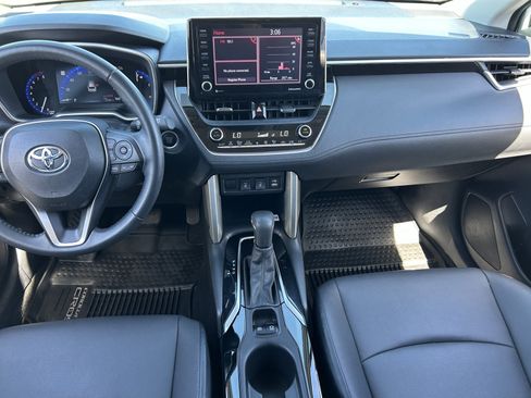 Used 2022 Toyota Corolla Cross XLE AWD/4WD image 15