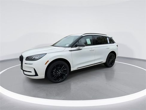 New 2026 Lincoln Corsair Premiere image 4