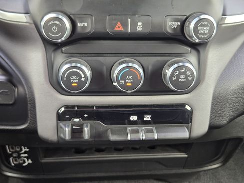 Used 2024 RAM 3500 Big Horn AWD/4WD image 20