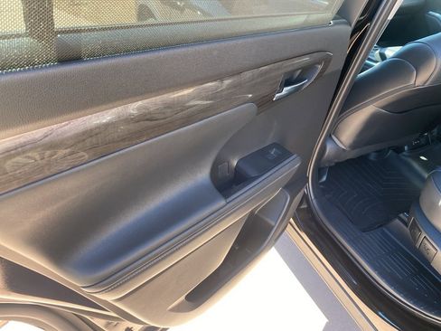 Used 2022 Toyota Highlander Platinum image 18
