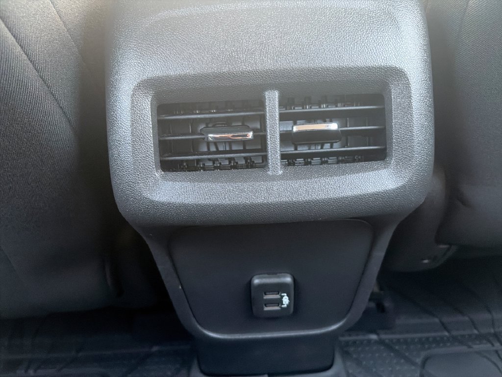 Used 2023 Chevrolet Equinox LT FWD image 22