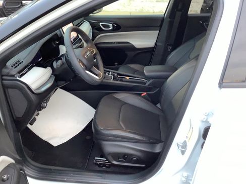 Certified 2024 Jeep Compass Limited w/ Elite Group image 10