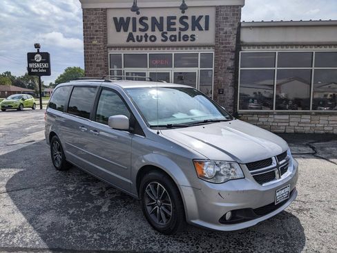 Used 2017 Dodge Grand Caravan SXT FWD image 1