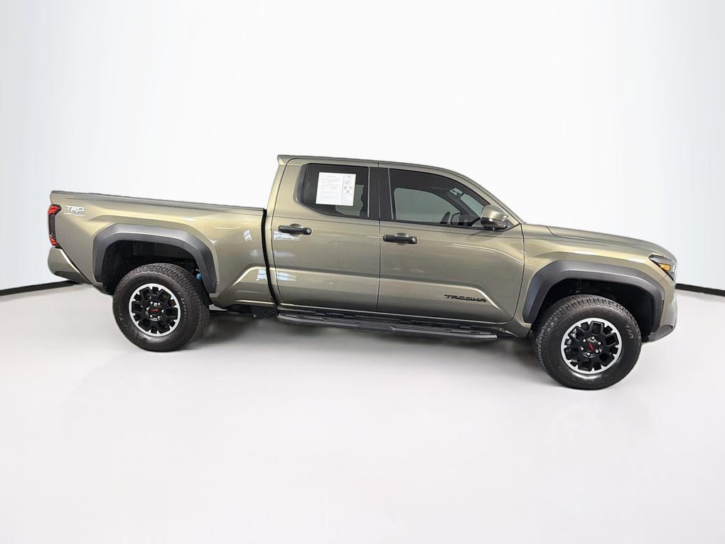 Used 2025 Toyota Tacoma TRD Off-Road AWD/4WD image 10