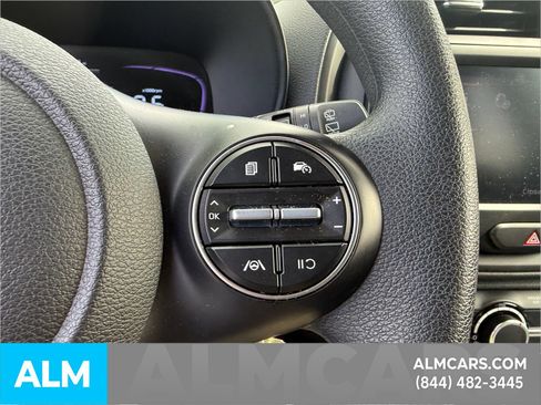 Used 2025 Kia Soul LX w/ LX Technology Package FWD image 21