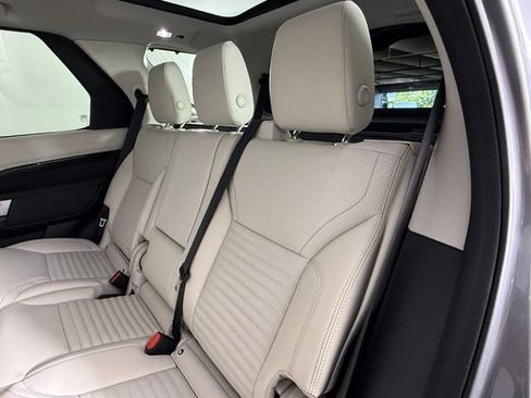 Certified 2025 Land Rover Discovery S AWD/4WD image 19
