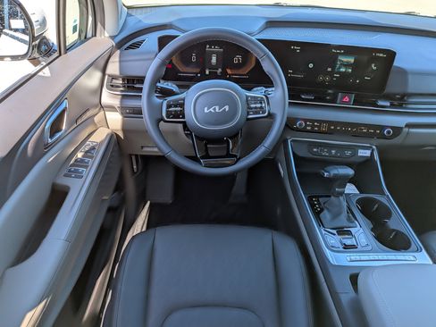 New 2026 Kia Carnival EX image 22