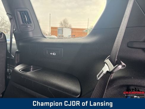 Used 2023 Jeep Grand Cherokee L Laredo image 44