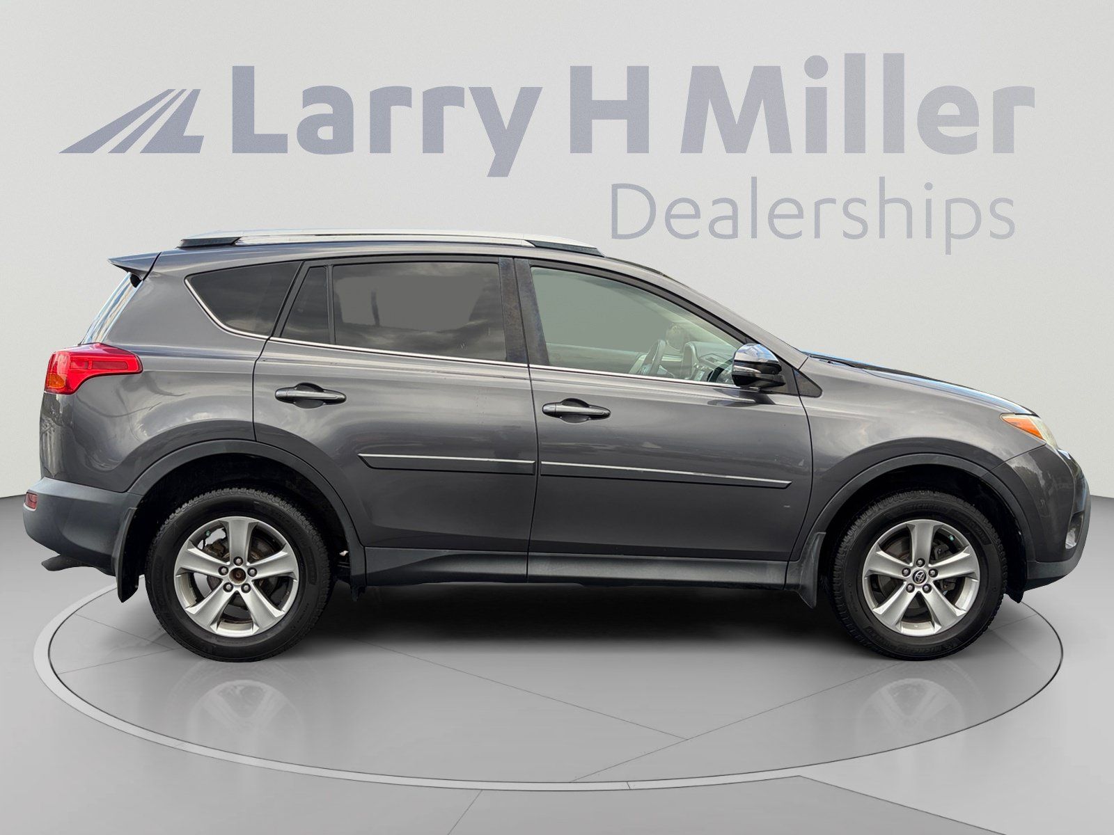 Used 2015 Toyota RAV4 XLE AWD/4WD image 6