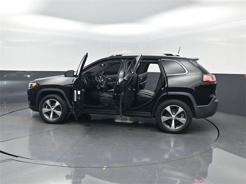 Used 2020 Jeep Cherokee Limited image 39