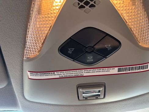 Used 2020 Toyota C-HR LE FWD image 25