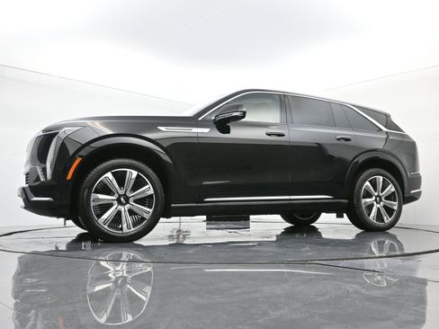 New 2025 Cadillac Escalade IQ Luxury 2 image 16