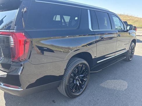 New 2026 GMC Yukon XL Elevation AWD/4WD image 6