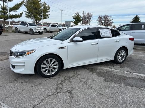 Used 2017 Kia Optima EX image 15