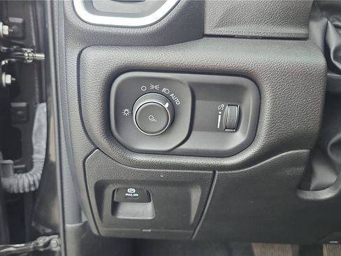 Used 2023 RAM 1500 Big Horn AWD/4WD image 24