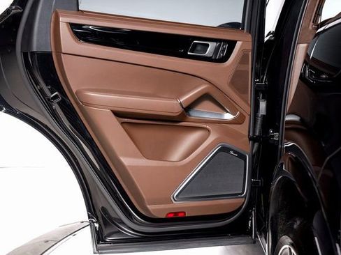 Used 2022 Porsche Cayenne Turbo S image 66