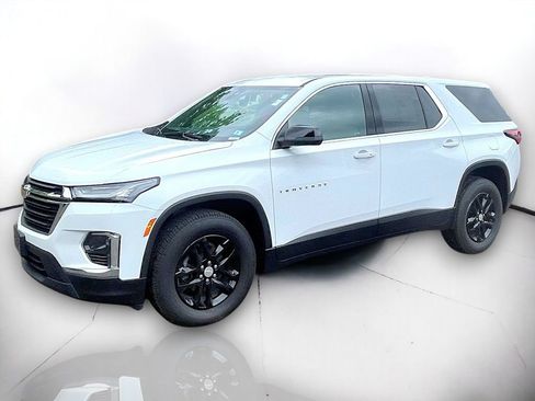 Used 2023 Chevrolet Traverse LS AWD/4WD image 2