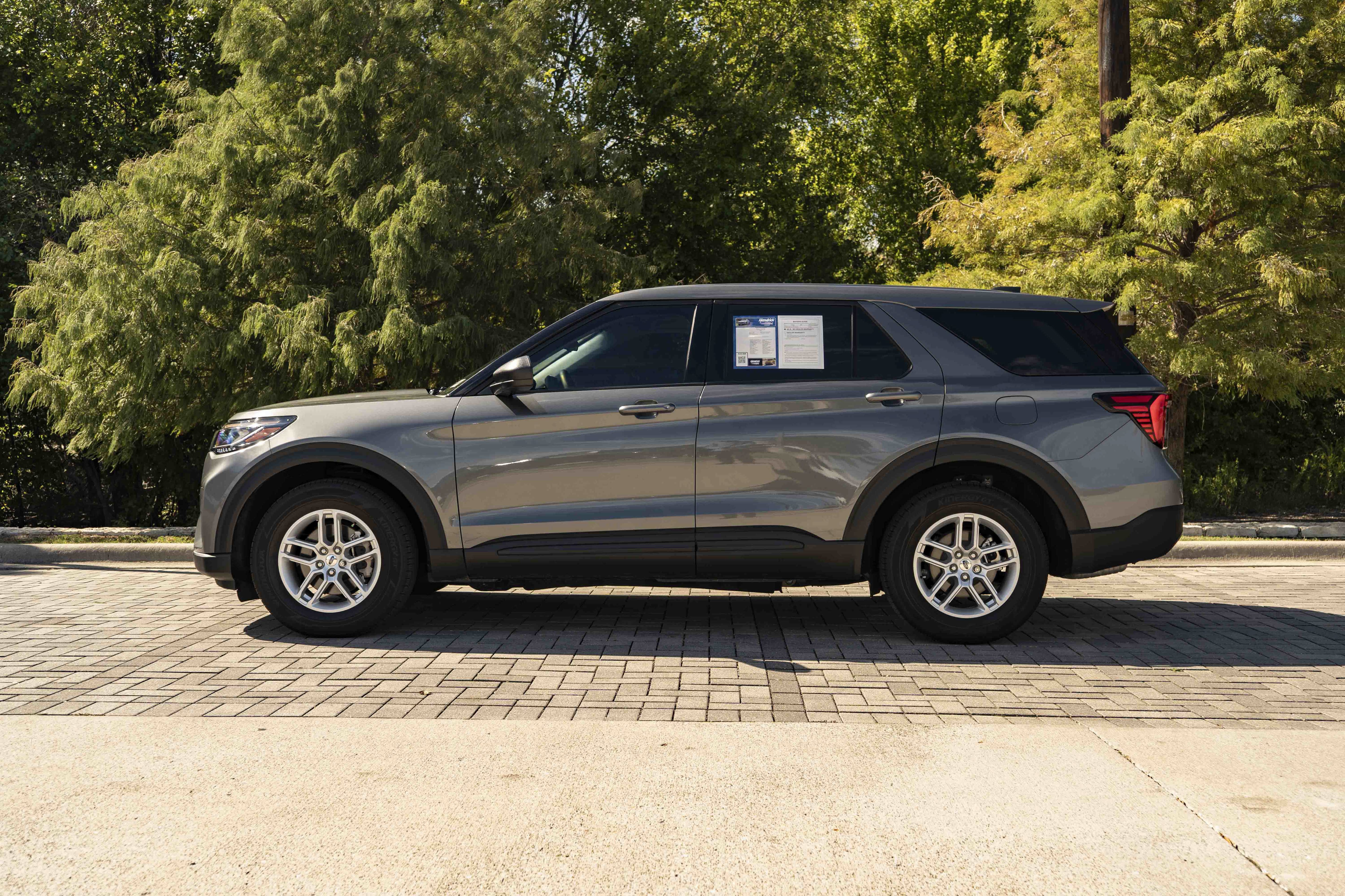 Used 2026 Ford Explorer Active RWD image 5