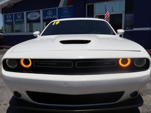 Used 2019 Dodge Challenger GT RWD image 7